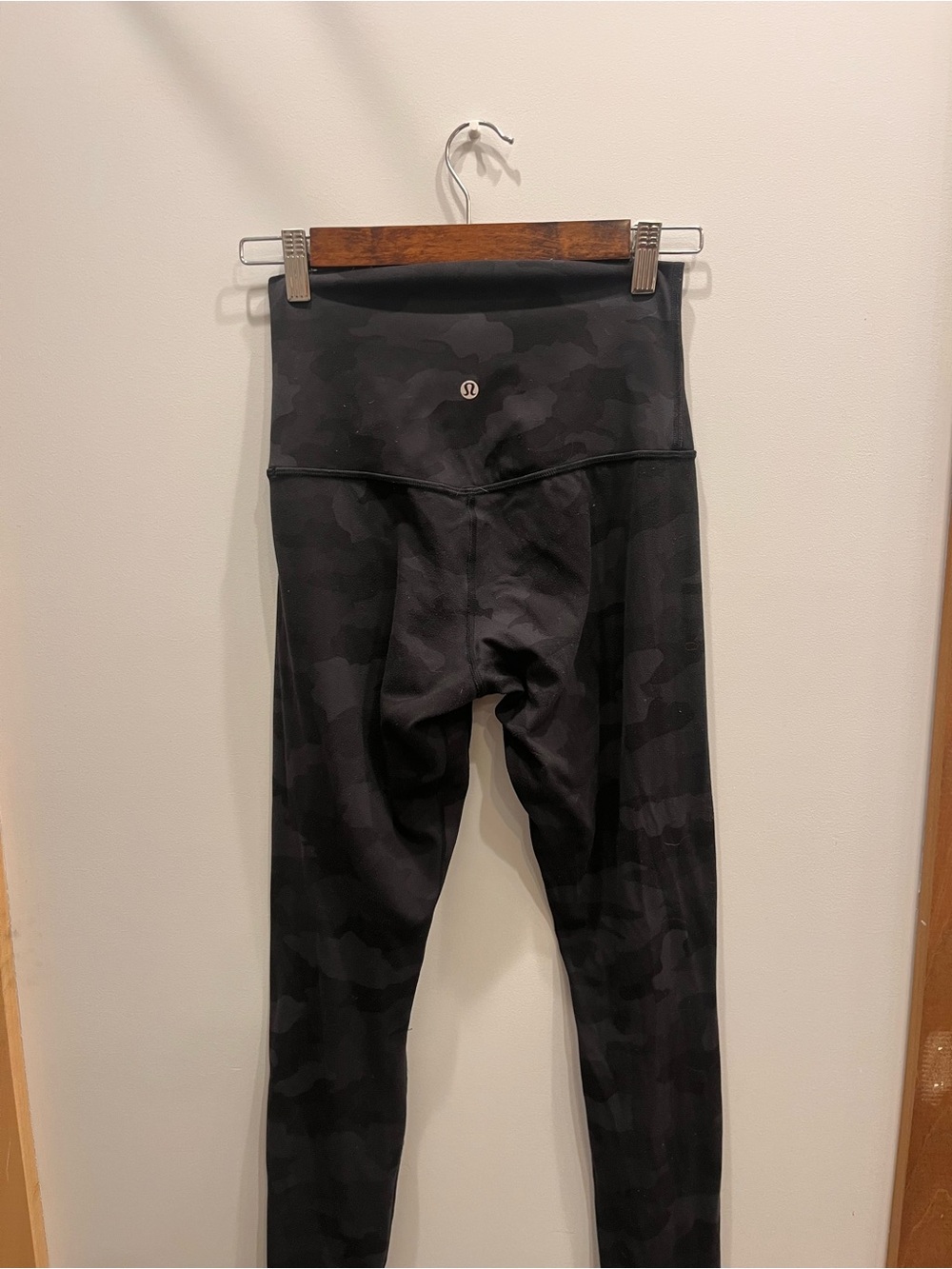 Black Camo lululemons (SMALL HOLE IN KNEE SEE PHOTO) - Picture 3 of 4
